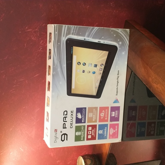 Digital2 D2-961G_MG - Gold Tablet Bundle - Picture 3 of 9